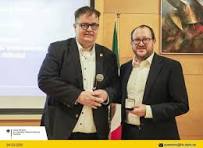 thomas Wagner consul aleman meets with politician in quertaro